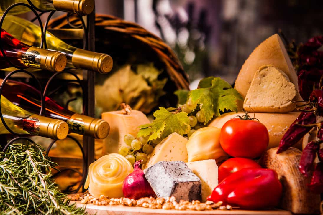 Испанские продукты: критерии выбора и к какому блюду подать сыр, масло и вино