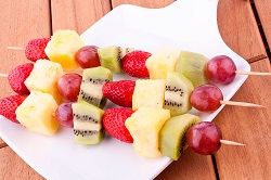 Как подать фрукты на стол: два простых рецепта фруктовых десертов