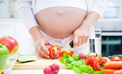 Что можно, а что нельзя есть во время беременности