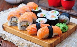 Популярные виды роллов и суши
