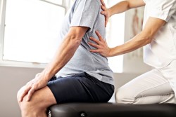 Куди звернутися по лікування травм спини: корисні поради 