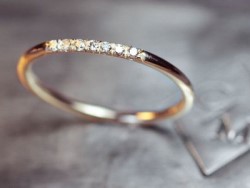 Какое кольцо выбрать для помолвки и на что обратить внимание во время поиска