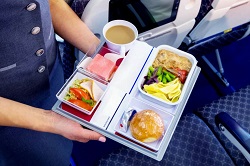 Питание в самолете: правила, что можно и что нельзя