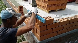 Пошаговое руководство по возведению кирпичных домов с проверенными советами и правилами