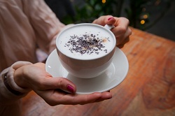 Свежеобжаренный кофе для капучино: виды, сравнение и преимущества