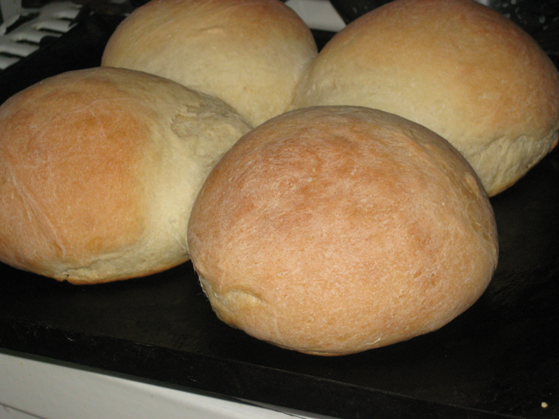 Приготовление теста для вкусного домашнего хлеба