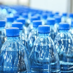 Какими достоинствами обладает вода в бутылях, какие требования к ней выдвигают и как ее очищают